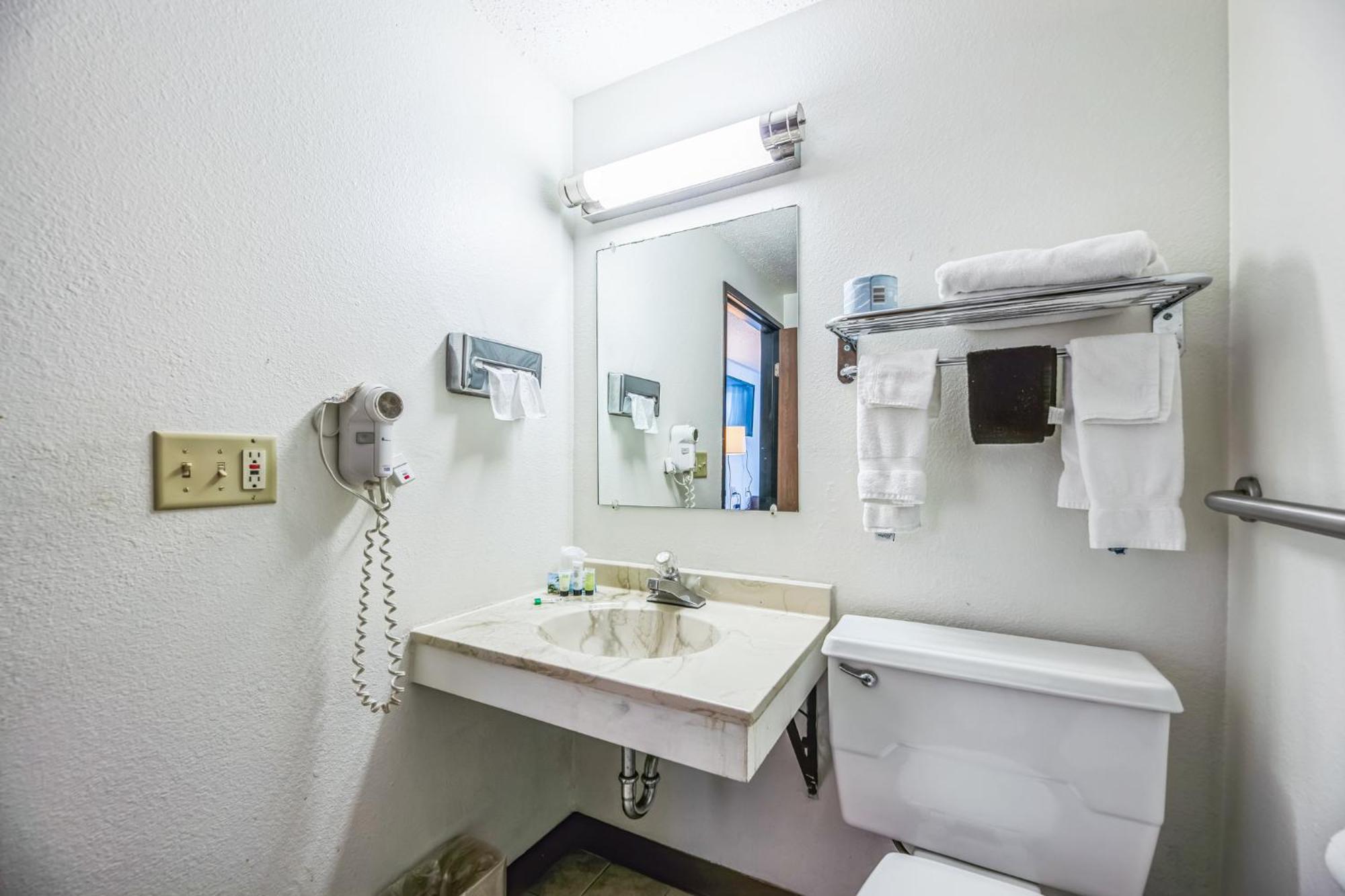 Hotel 8 Fergus Falls Extérieur photo
