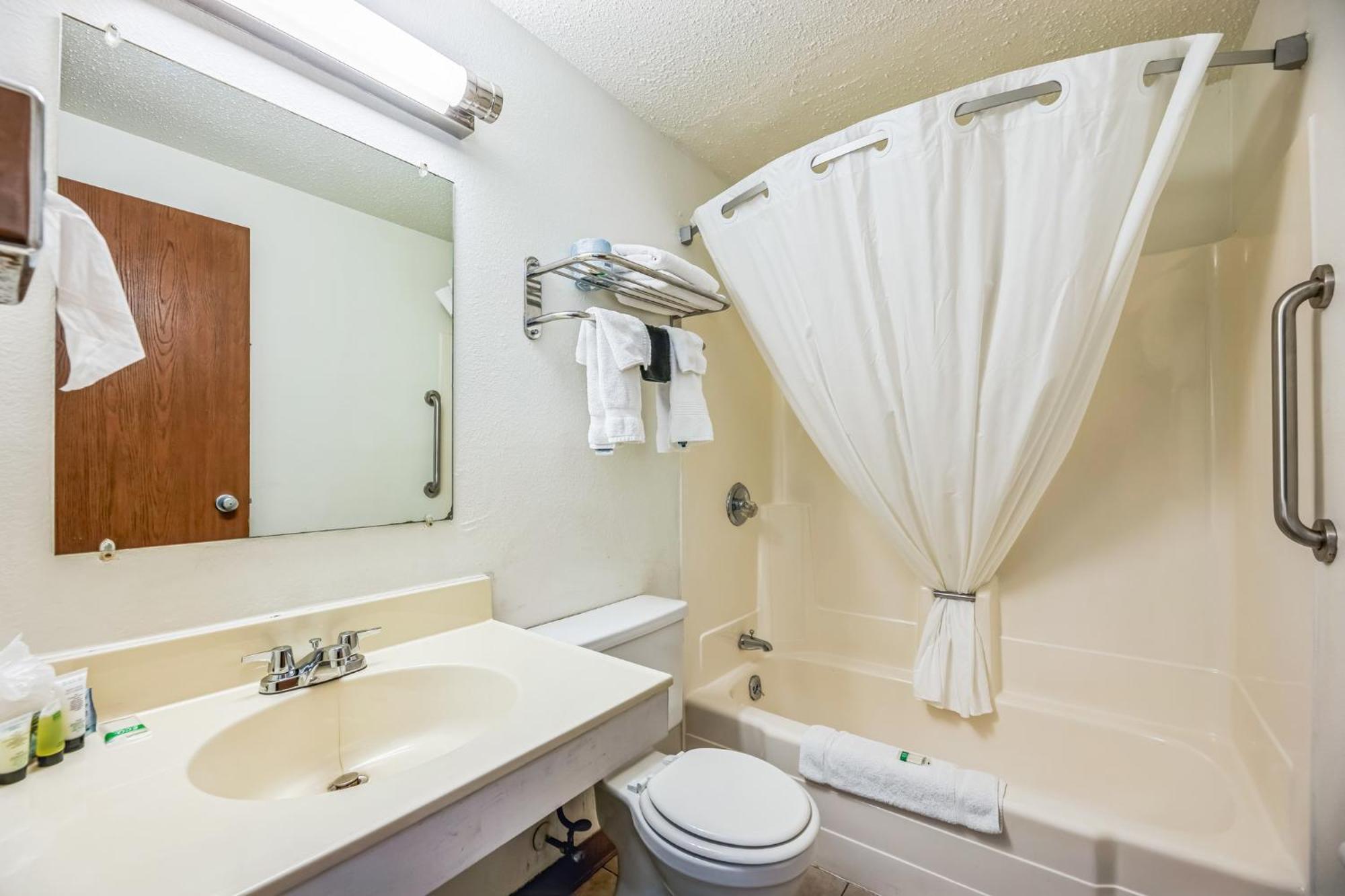 Hotel 8 Fergus Falls Extérieur photo