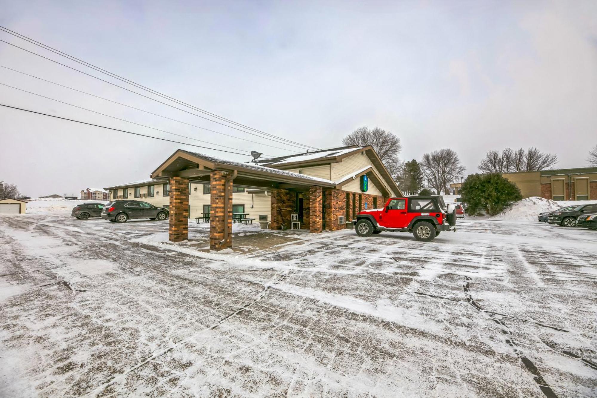 Hotel 8 Fergus Falls Extérieur photo