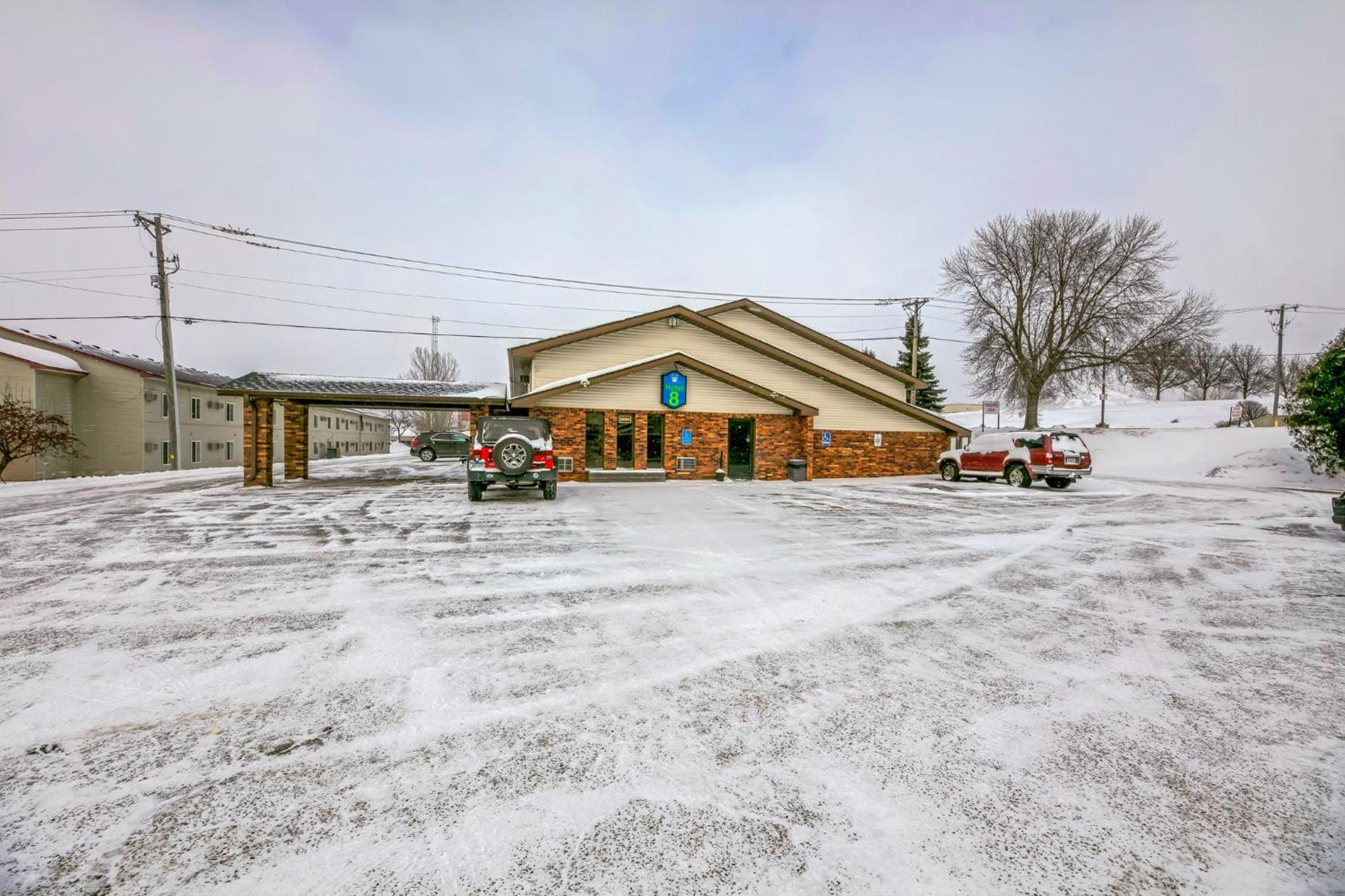 Hotel 8 Fergus Falls Extérieur photo